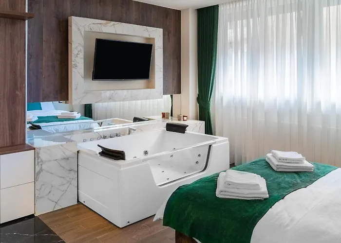 9 Nine - Luxury Apartments & Suites